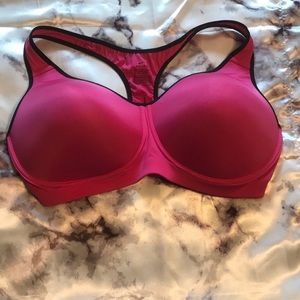 NIKE sports bra with moulded cups and racer back.